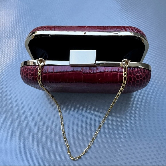 Banana Republic Croc Embossed Clutch - Picture 2 of 6